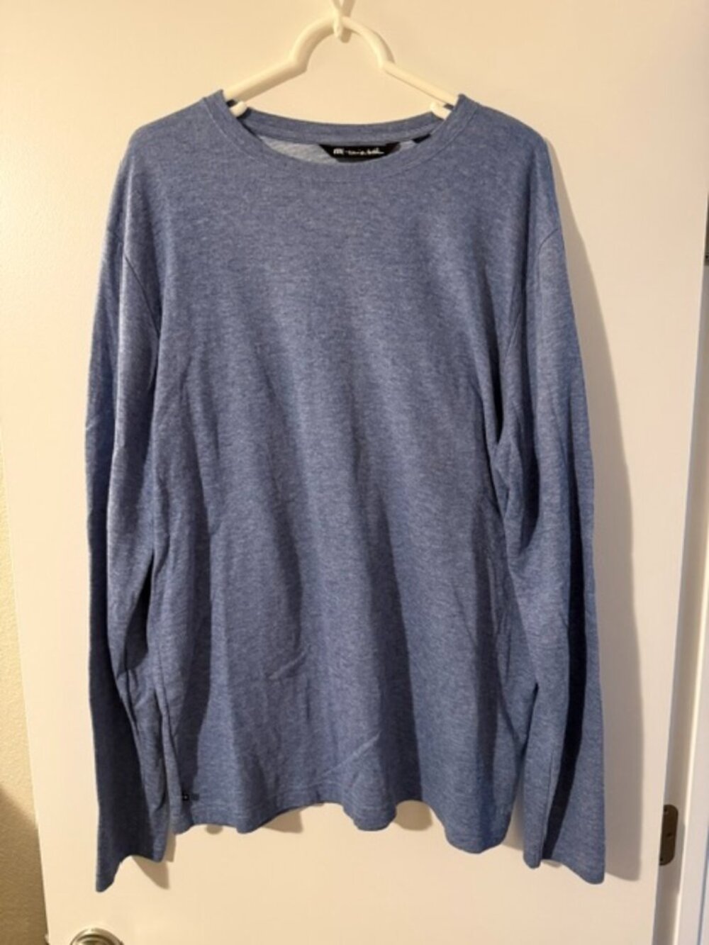 Travis Mathew Men’s Large Blue Long Sleeve Crewneck